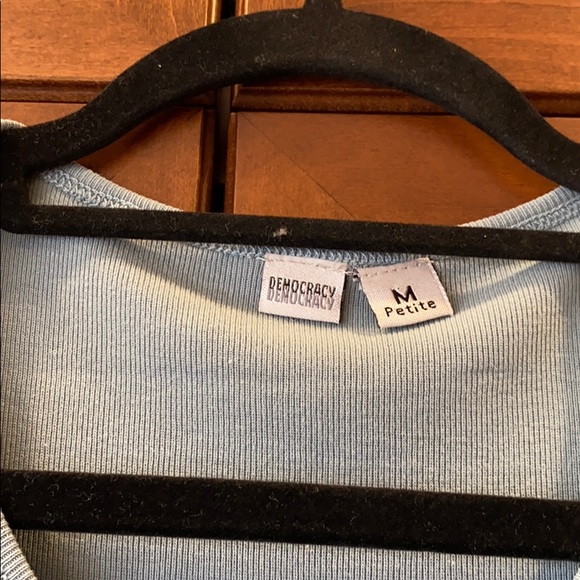 Vintage Pearl-Beaded V-Neck T-Shirt - Picture 3 of 6